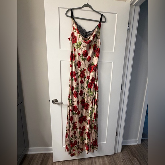 New L'AGENCE Venice Cowl Lace Neck Silk Gown in Sand Silk Romantic Rose. - Picture 3 of 9